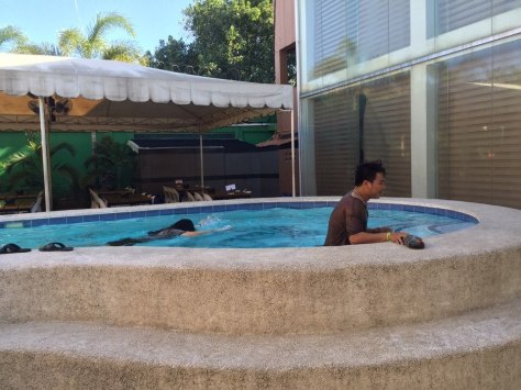 Hồ bơi mini tại CIA