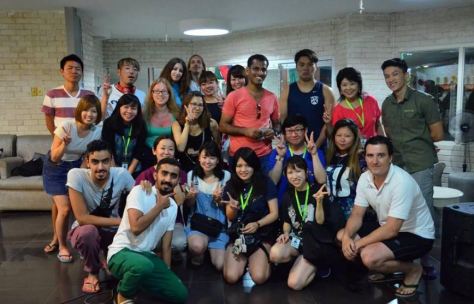 Chị Việt Hà cùng các bạn học viên quốc tế tại Genius