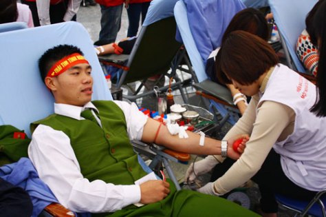 Tích cực tham gia các phong trào tình nguyện